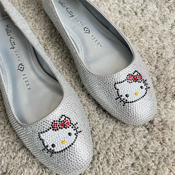 NEW Without Tags Hello Kitty x Katy Perry Silver Rhinestone Ballet Flats - Picture 3 of 8